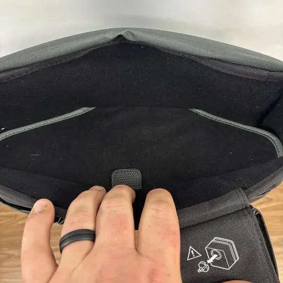 Bose SoundDock Portable Travel Bag Carrying Case ONLY and Shoulder Strap Black - Picture 6 of 13